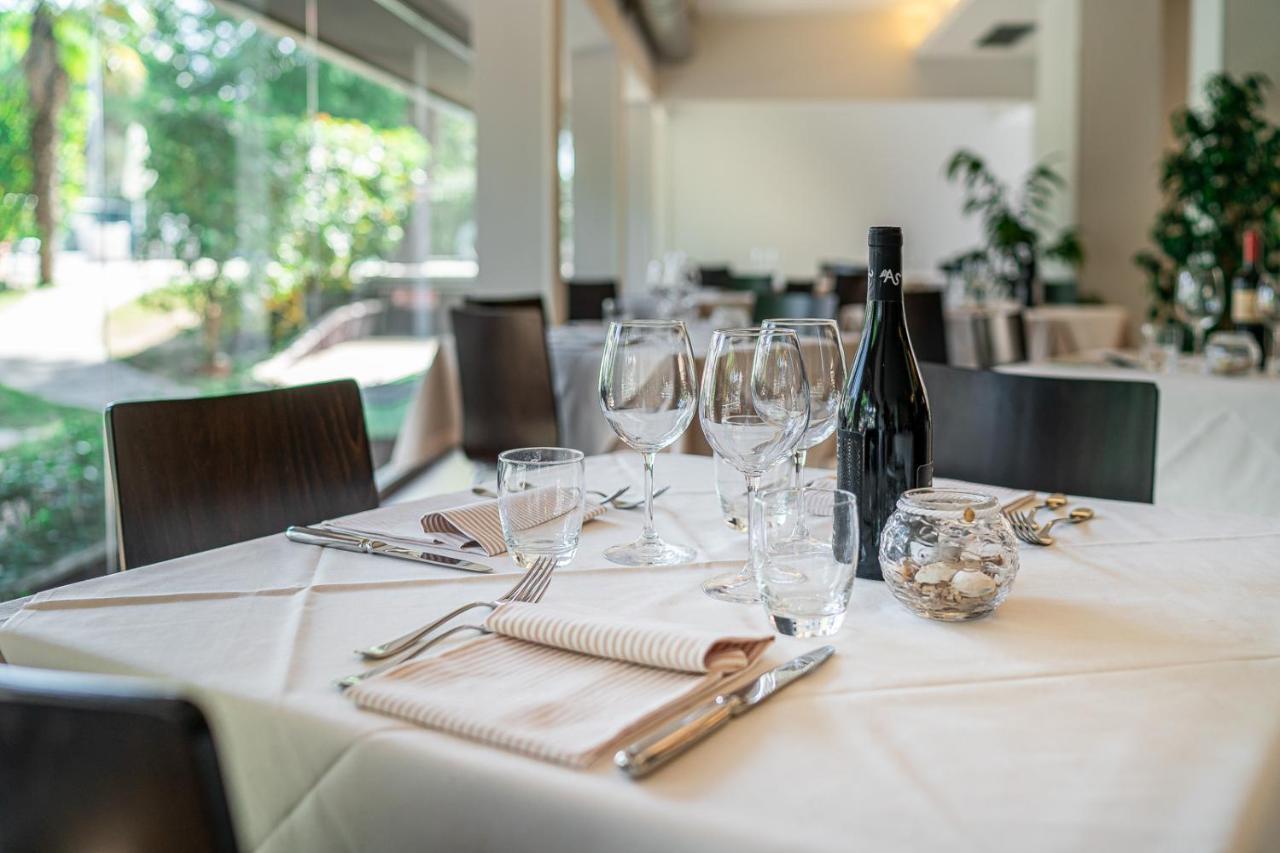 Hotel Martini Lignano Sabbiadoro Ngoại thất bức ảnh